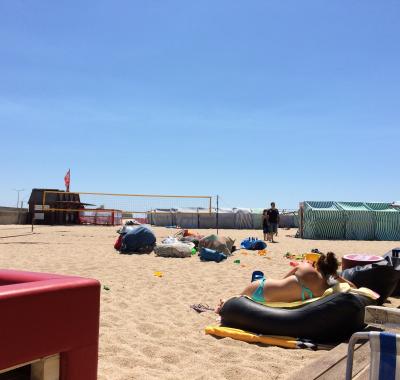 TRÈS BEL APPARTEMENT A 30M DE LA MER