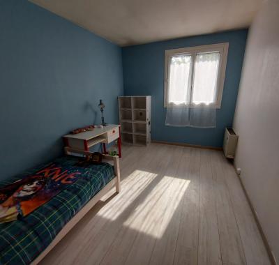 1 chambre meublée pour UNE personne