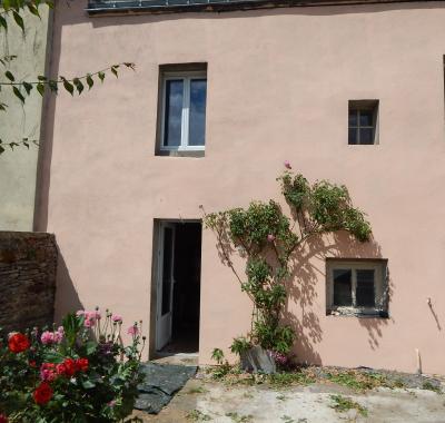 Chambre à louer dans belle maison de bourg