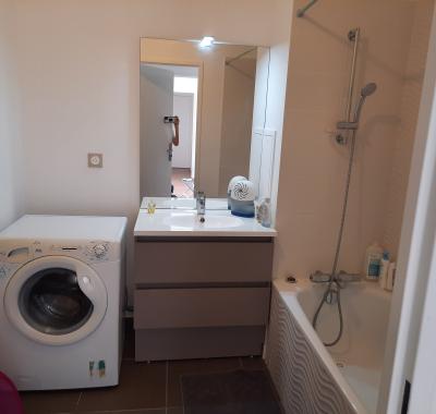 Chambre de 12m2 vue sur balcon