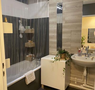 Chambre étudiante meublé pour femme