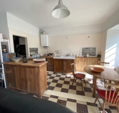 Dans ancien presbytère XVIème siècle hyper centre Tréguier