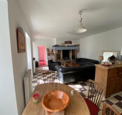 Dans ancien presbytère XVIème siècle hyper centre Tréguier