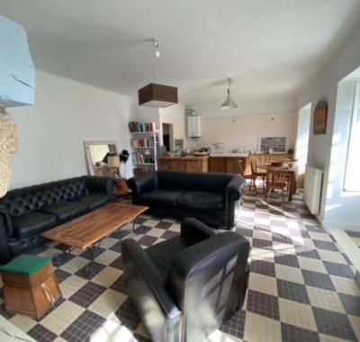 Dans ancien presbytère XVIème siècle hyper centre Tréguier