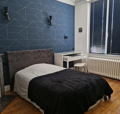 Angers, Chambre meublée à louer chez l'habitant