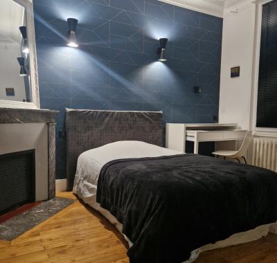 Angers, Chambre meublée à louer chez l'habitant