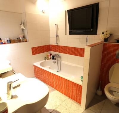 Chambre d'étudiante à louer dans maison proche Annecy