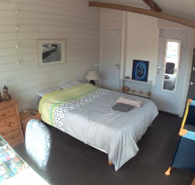 Agréable chambre à louer +Accès Piscine du 1/5 au 15/10