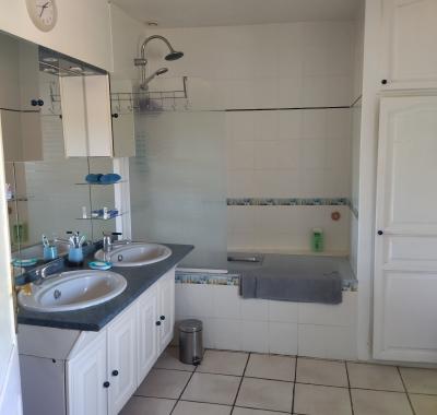 Chambre à louer dans maison de 250m2