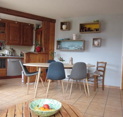 Chambre calme et lumineuse