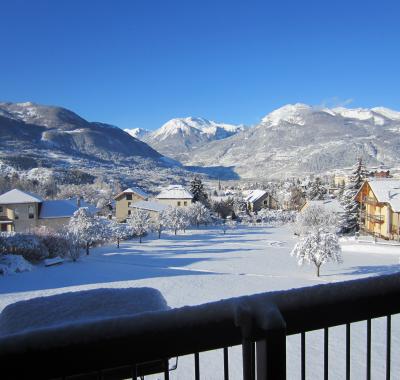 Chambre calme et lumineuse