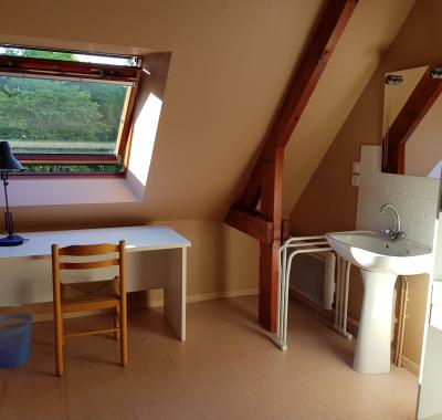 Chambre meublée indépendante (13m²)