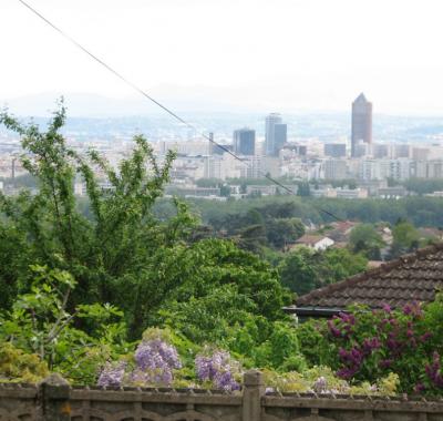 Chambre à Louer à proximité de Lyon, maison avec beau jardin