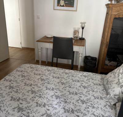 Chambre sur terrasse et salle de bain privative