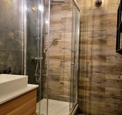 Chambre meublée industrie pour une colocation