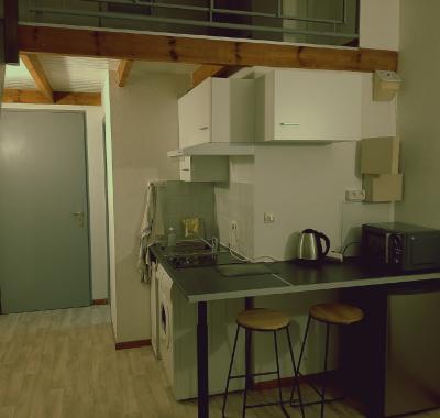 Studio duplex entre université et hôpital