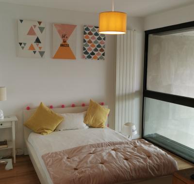 Chambre 12m2 chez l'habitante Pantin a 2 stations de métro de Paris
