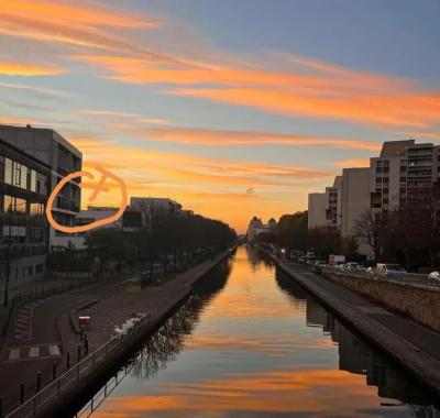 Chambre 12m2 chez l'habitante Pantin a 2 stations de métro de Paris