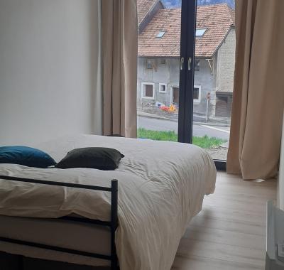 Chambre avec sdb privative vue montagnes et jardin