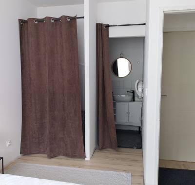 Chambre avec sdb privative vue montagnes et jardin