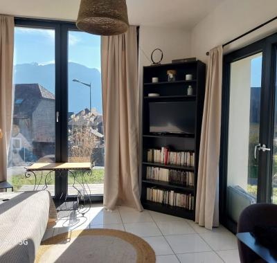 Chambre avec sdb privative vue montagnes et jardin