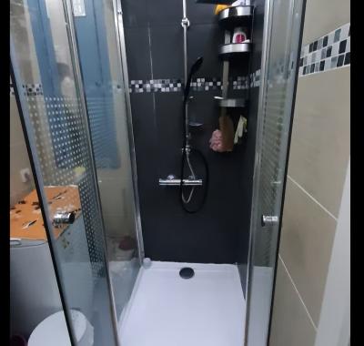 Chambre a louer pour fille / room to rent for a girl