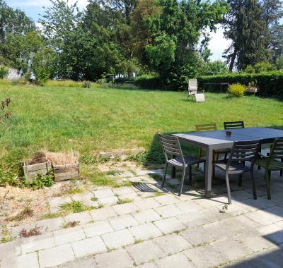 Chambre avec coin salon à louer à la nuit ou la semaine