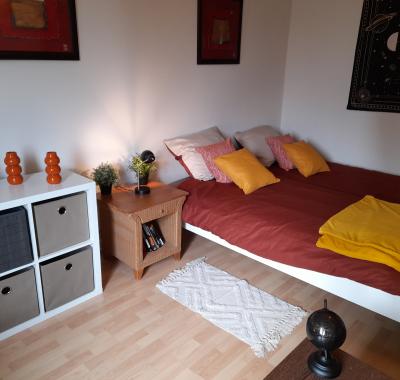 Chambre avec coin salon à louer à la nuit ou la semaine