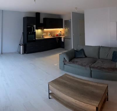 Chambre spacieuse vue dégagée avec balcon privé