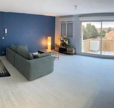 Chambre spacieuse vue dégagée avec balcon privé