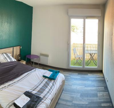 Chambre spacieuse vue dégagée avec balcon privé