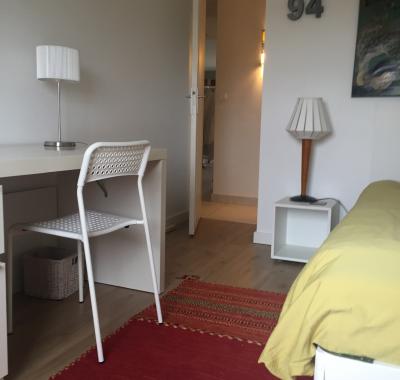 Agréable chambre à louer chez l’habitant