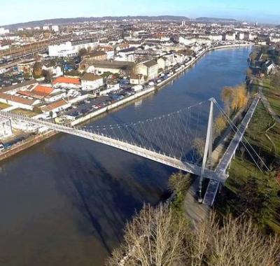 Joli F4 traversant à 2 pas de la gare sncf