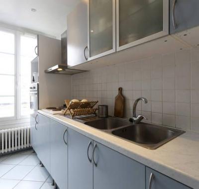 Chambre de 10m2 avec balconnet dans joli F4 traversant