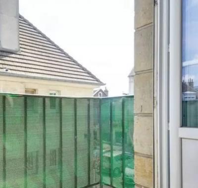 Chambre de 10m2 avec balconnet dans joli F4 traversant