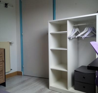 Chambre meublée en colocation