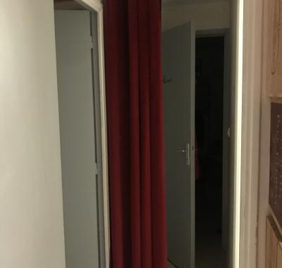 Chambre avec vue sur cour intérieure