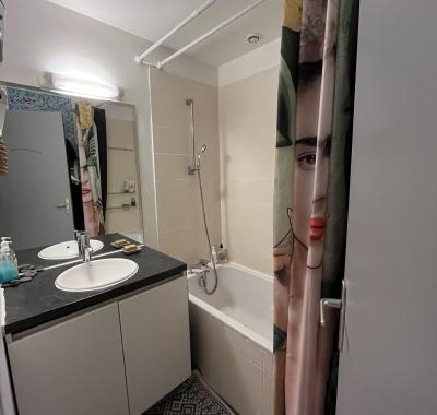 Chambre avec vue sur cour intérieure