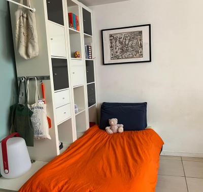 Chambre avec vue sur cour intérieure