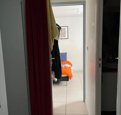 Chambre avec vue sur cour intérieure