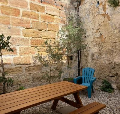 Chambre avec vue sur cour intérieure