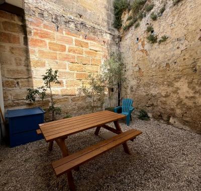 Chambre avec vue sur cour intérieure