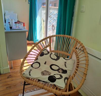 Grande chambre indépendante centre ville