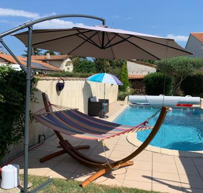 Chambre dans belle maison de ville au calme