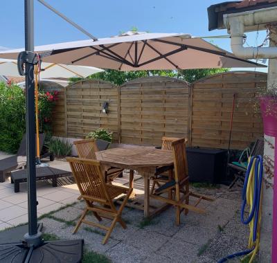 Chambre dans belle maison de ville au calme