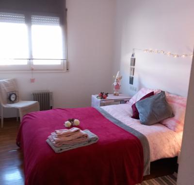 Charmante chambre double au centre ville (30 min. de Barcelone)