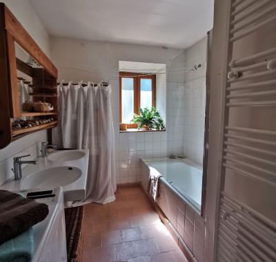 Chambre chez l'habitant au coeur du village de Quézac