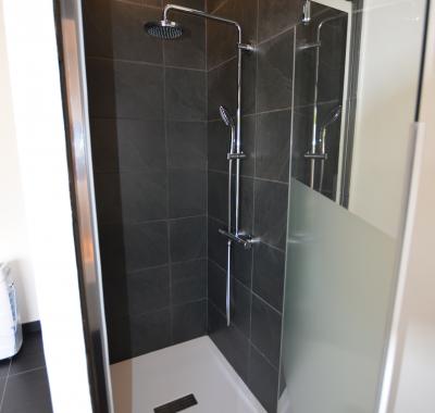 Chambre à Louer dans villa avec piscine