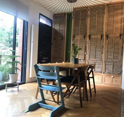 Chambre avec vue sur jardin/ petit déjeuner / Wifi