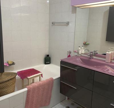 Chambre à louer lit double